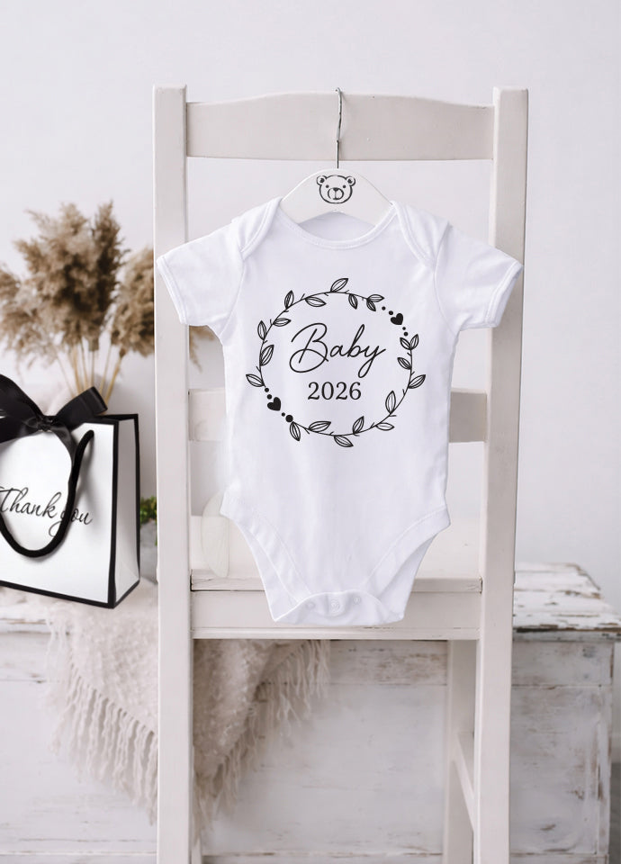 Body bebeluș anunț sarcină „Baby 2026”