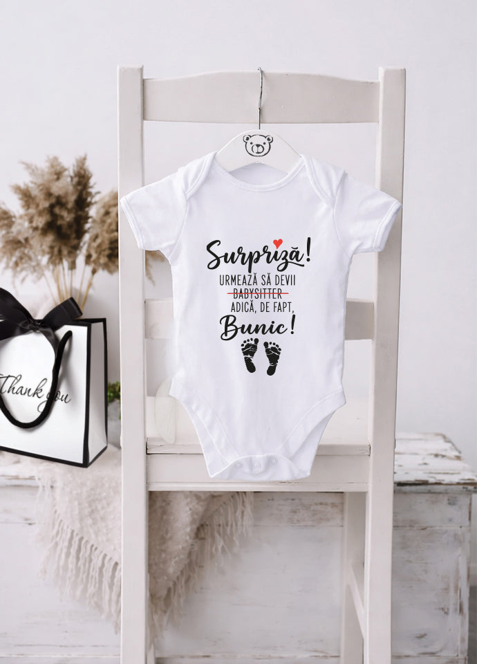 Body Bebe Personalizat „Surpriză! Vei fi Bunic” – Anunț Sarcină pentru Bunici